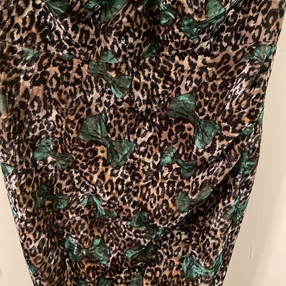 Gently used 1 time midi xl Tatyana very cute with stretch animal print with bows - Picture 7 of 8